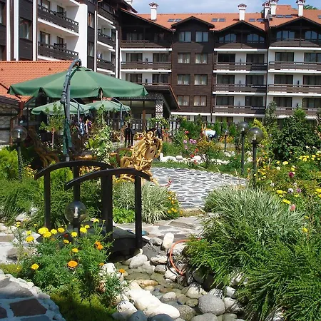 Отель Bansko Holiday Apartments 3*