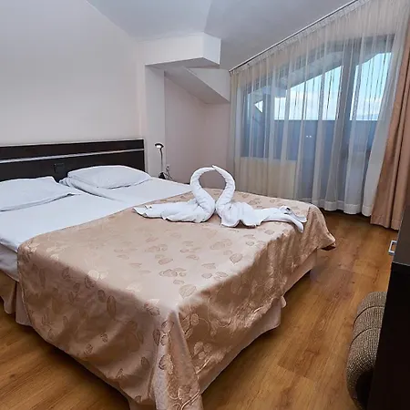 Hotel Bansko Holiday Apartments 3*