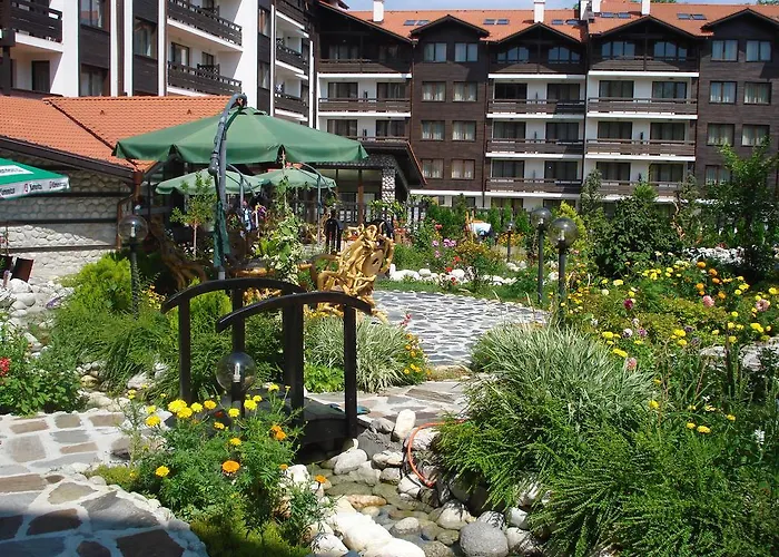 Отель Bansko Holiday Apartments 3*